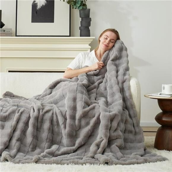 Cozy Bliss Faux Fur Throw Blanket Soft Fluffy Grey Couch Bed Sofa Lightweight - Picture 5 of 7